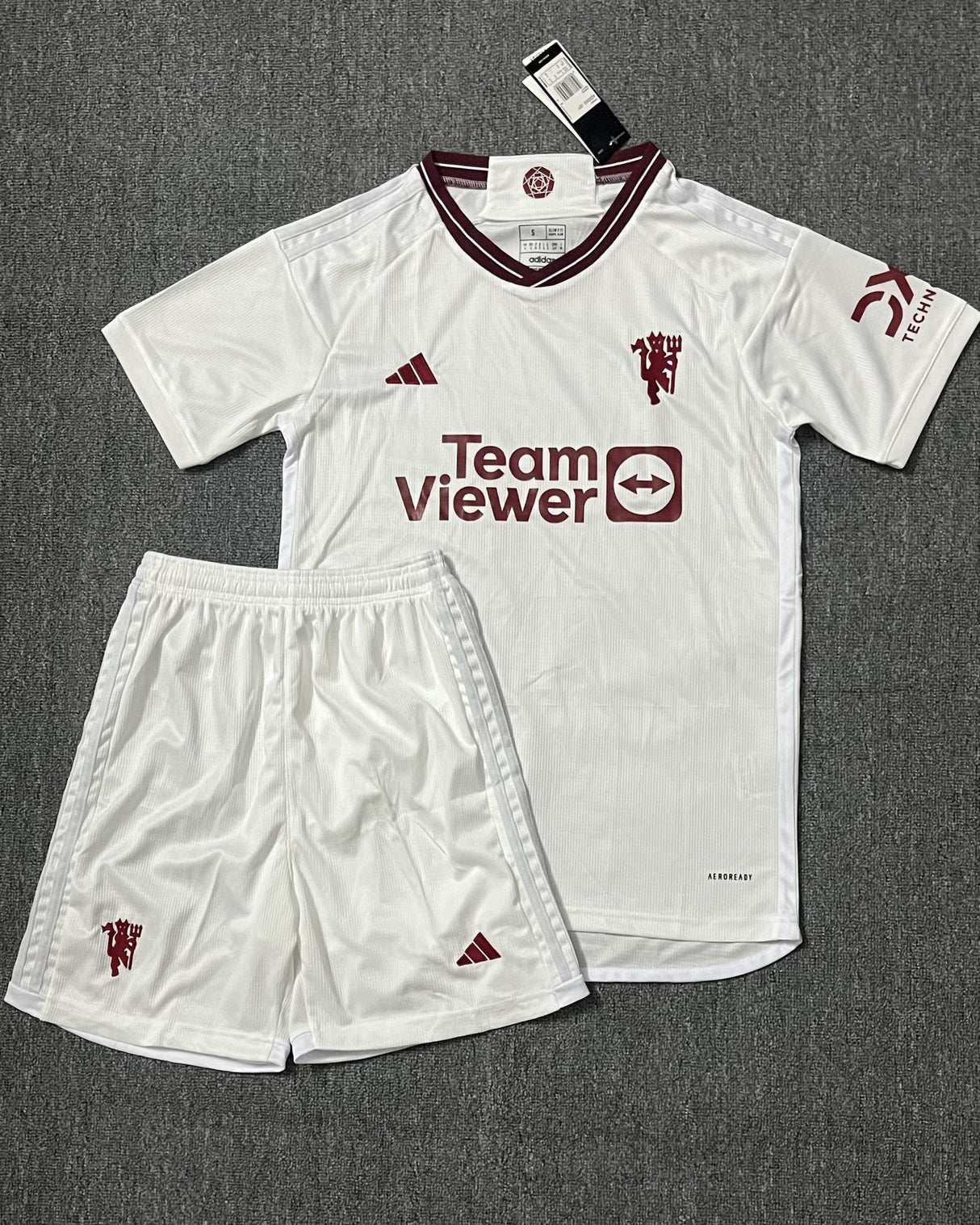 MANCHESTER UNITED Erwachsenen-Kit