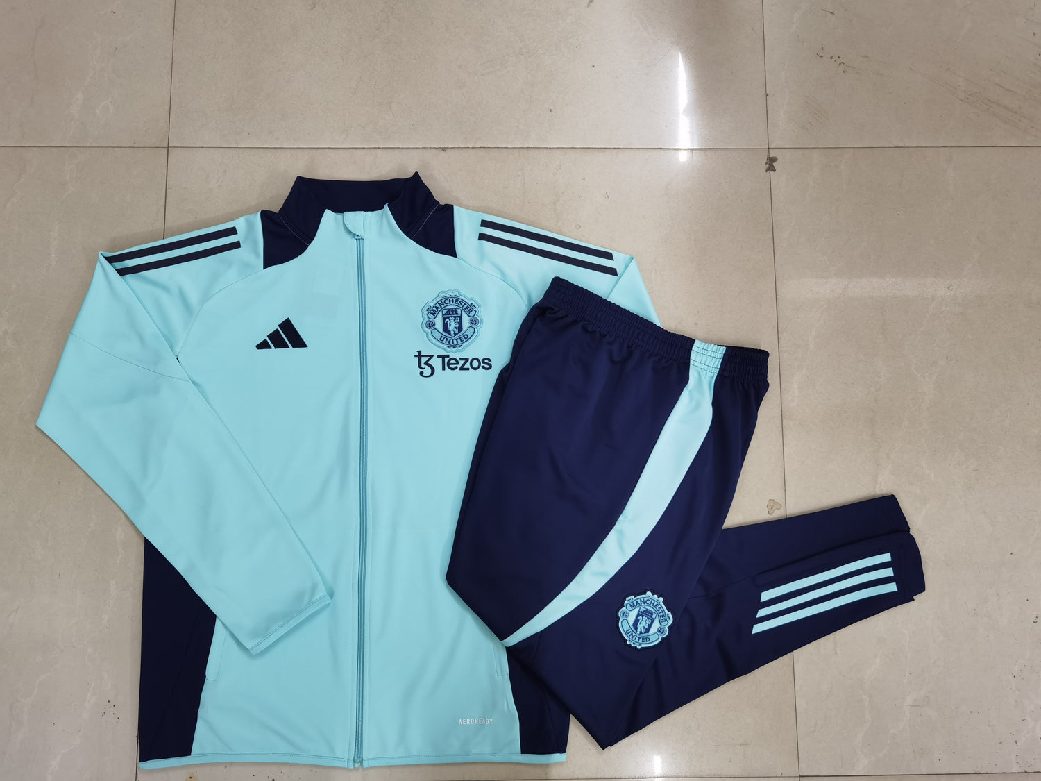 MANCHESTER UNITED Tracksuit   Kids