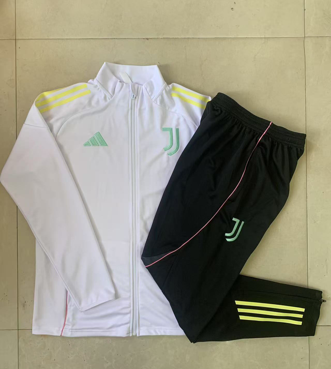 JUVENTUS Tracksuit   Kids