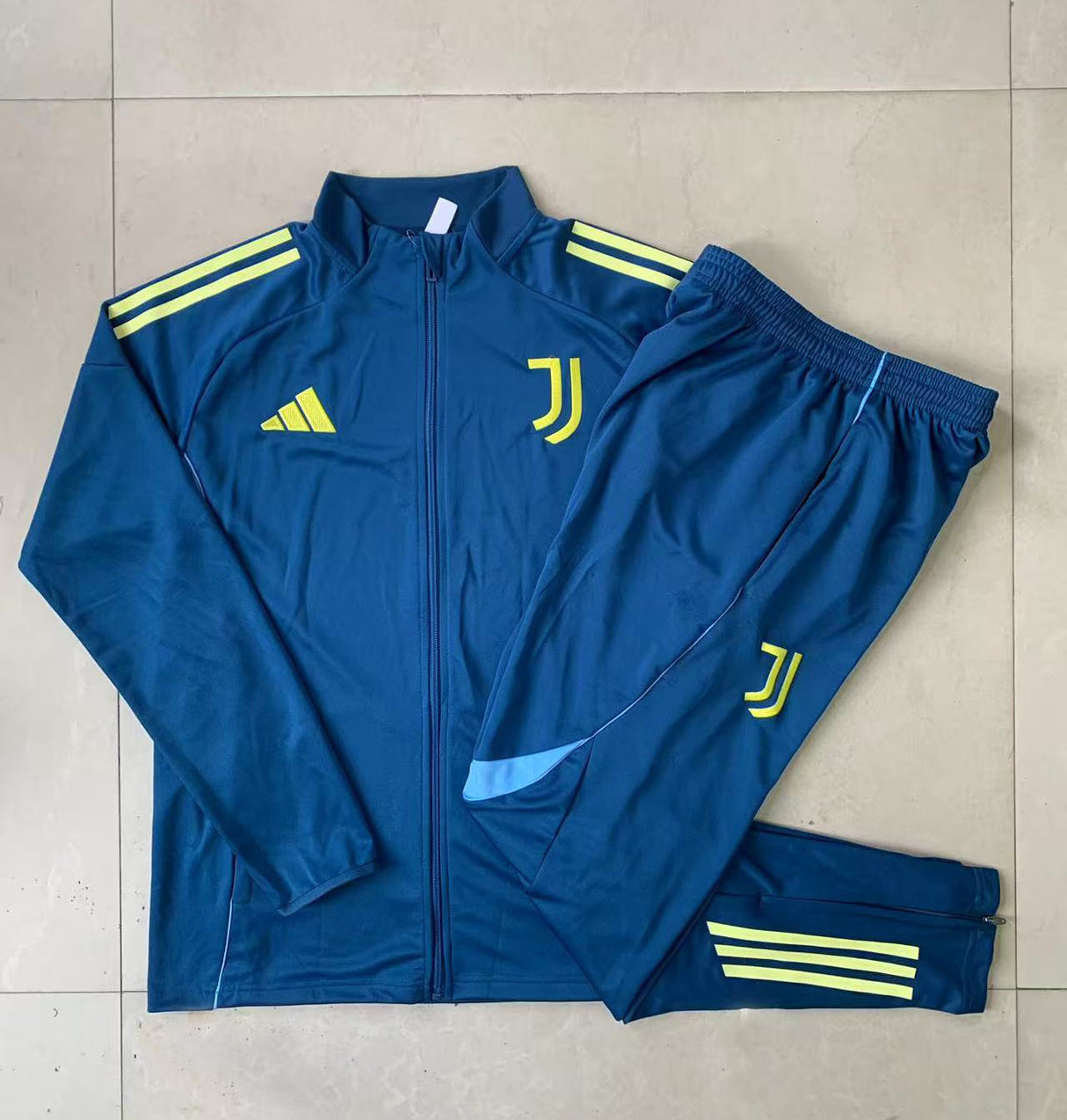 JUVENTUS Tracksuit   Kids