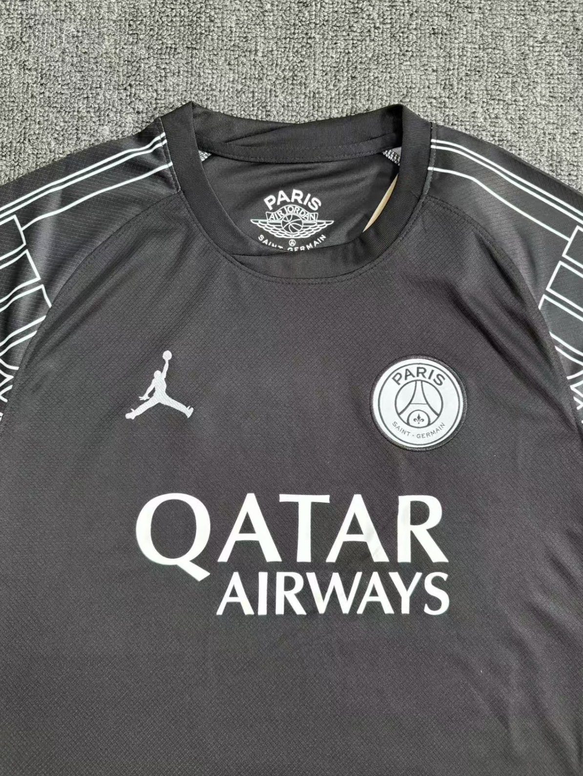 PARIS-TRIKOT 2025-26