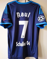 RAÚL GONZALEZ BLANCO 2010-11 (Sch) 