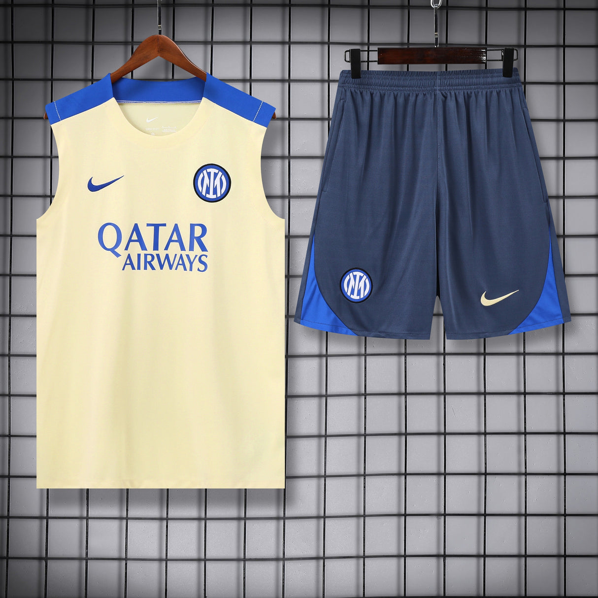 DÉBARDEUR + SHORT INTER