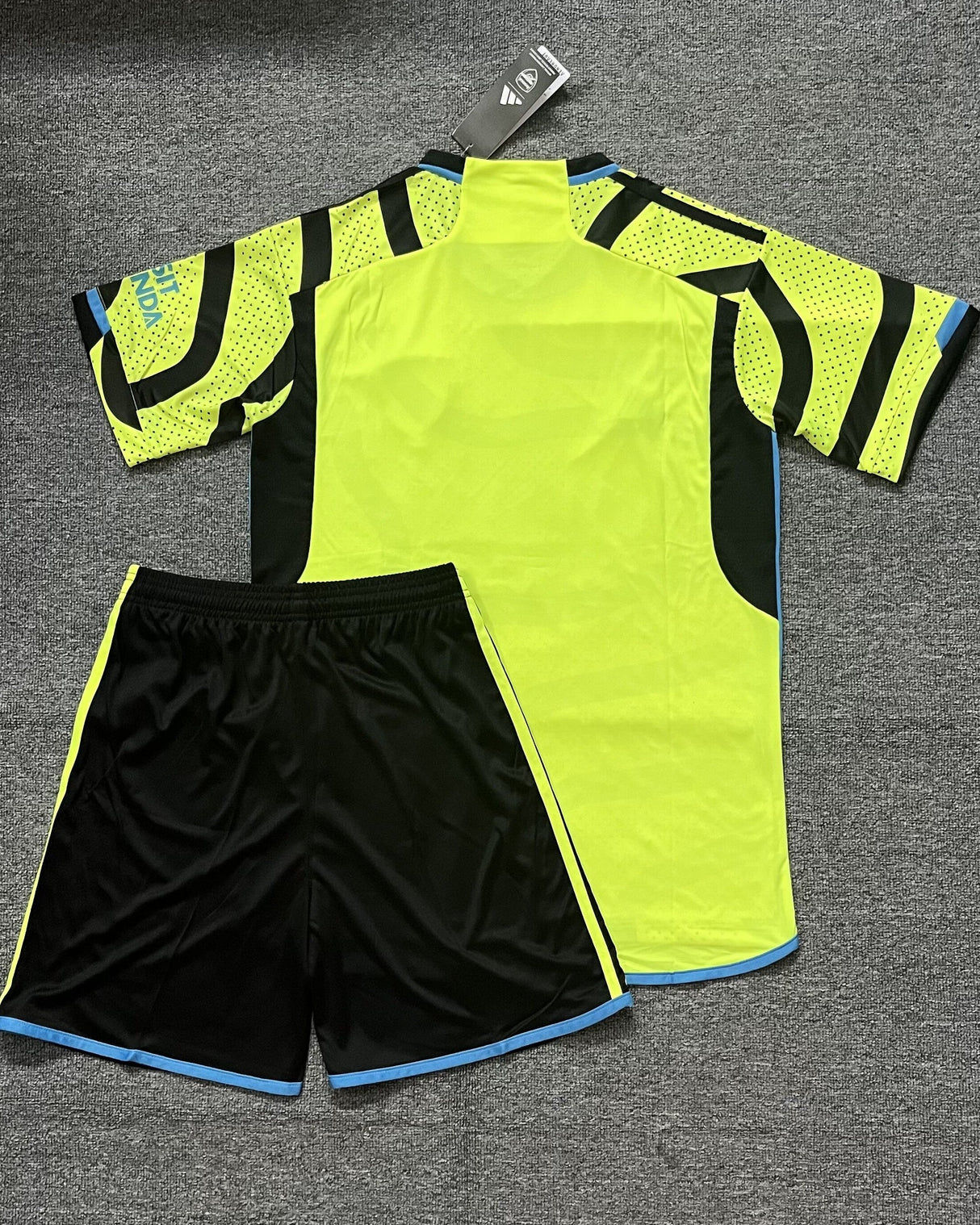 Kit ARSENAL pour adulte