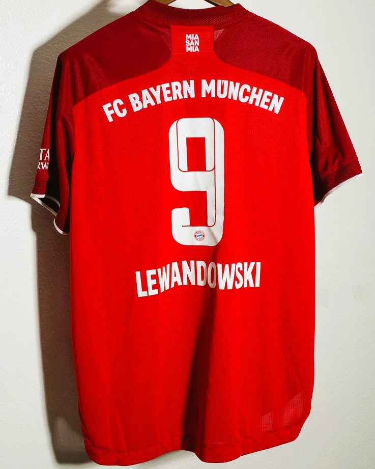 LEWANDOWSKI ROBERT 2021-22 (Baia M)
