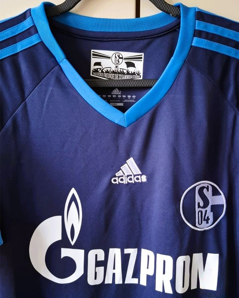 RAÚL GONZALEZ BLANCO 2010-11 (Sch) 