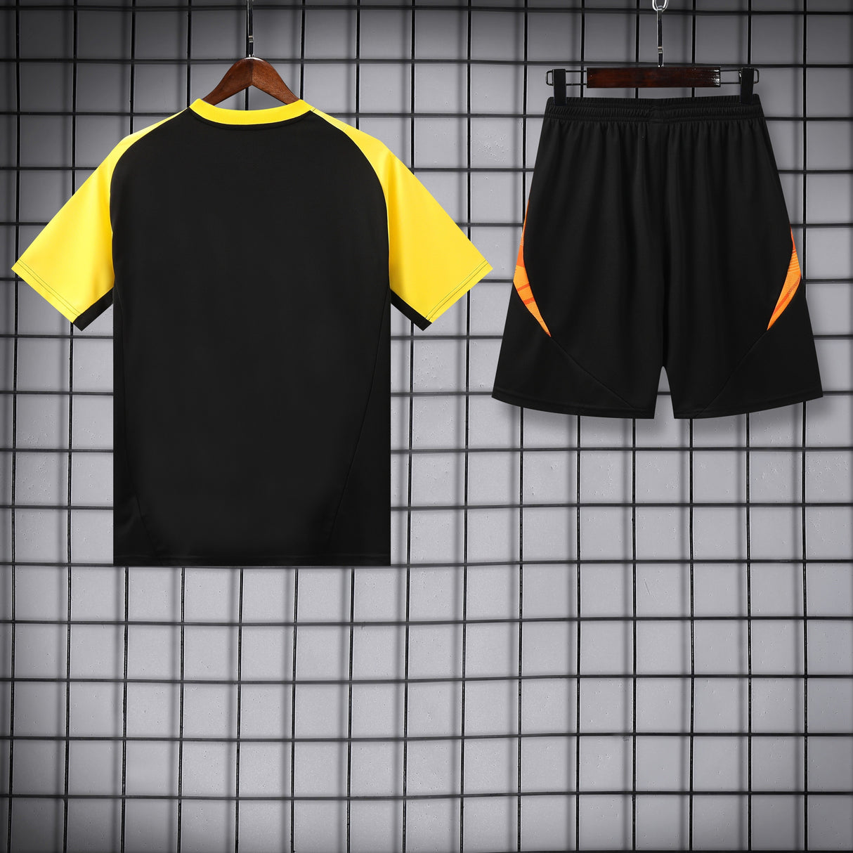 MAILLOT + SHORT REAL MADRID