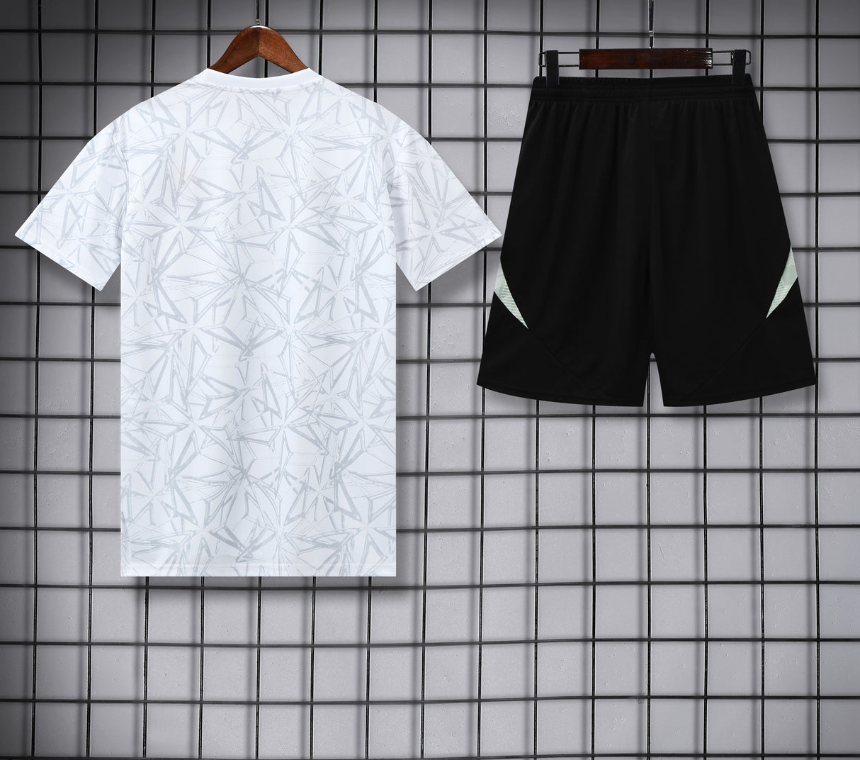 MAILLOT + SHORT REAL MADRID