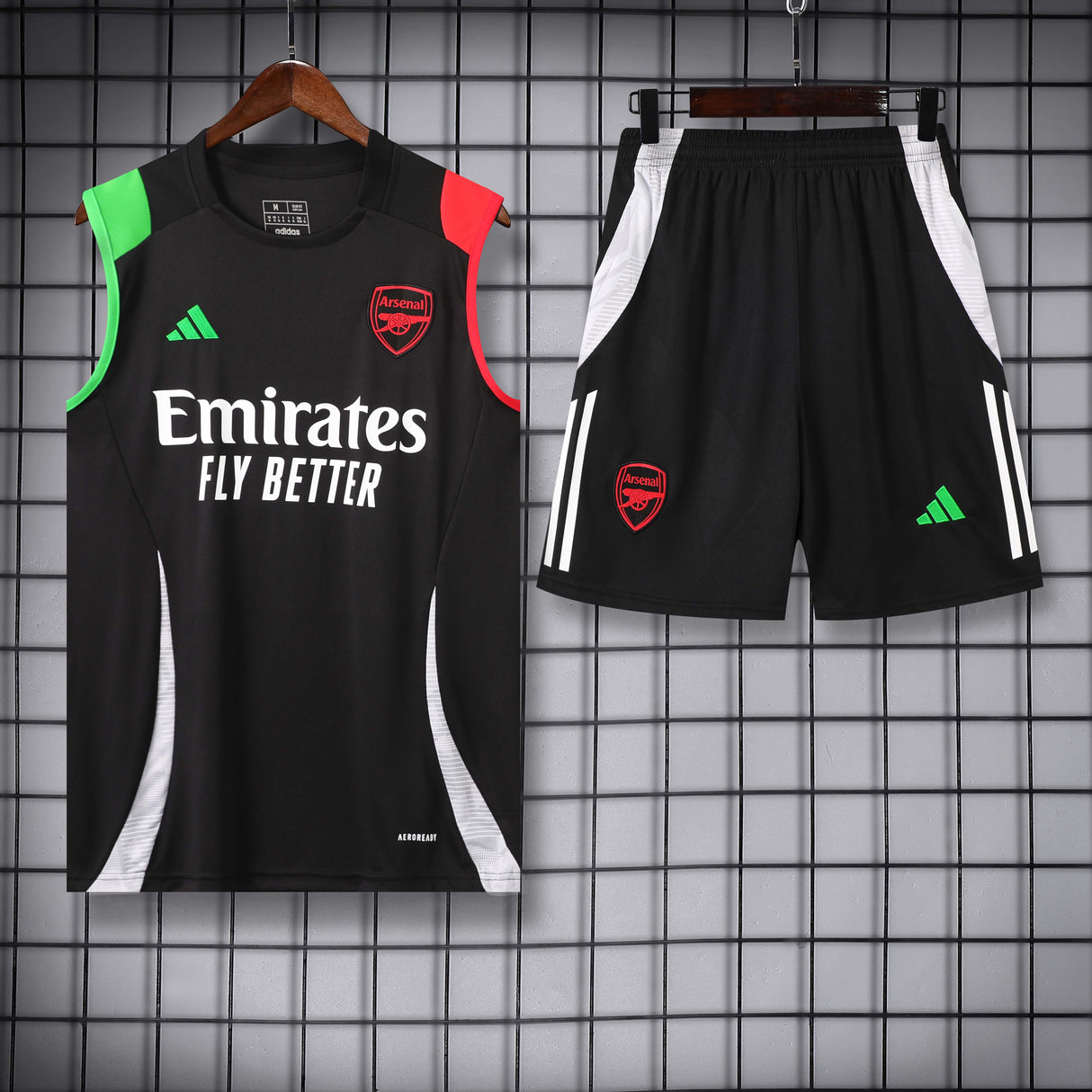 DÉBARDEUR + SHORT ARSENAL