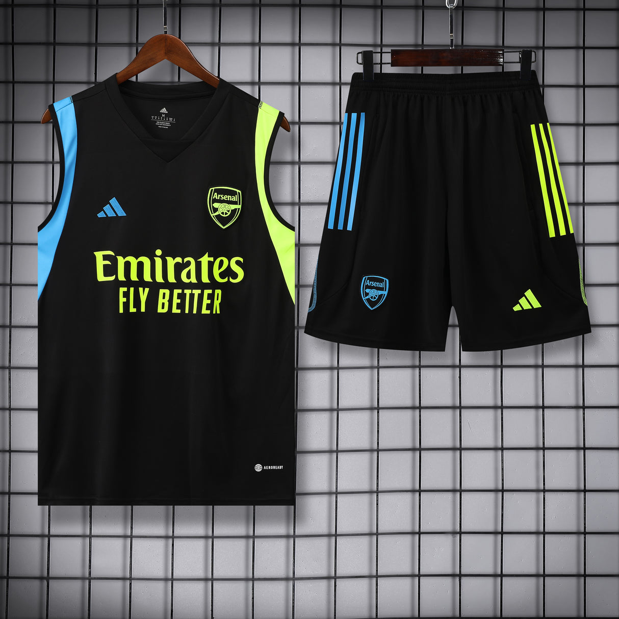 DÉBARDEUR + SHORT ARSENAL