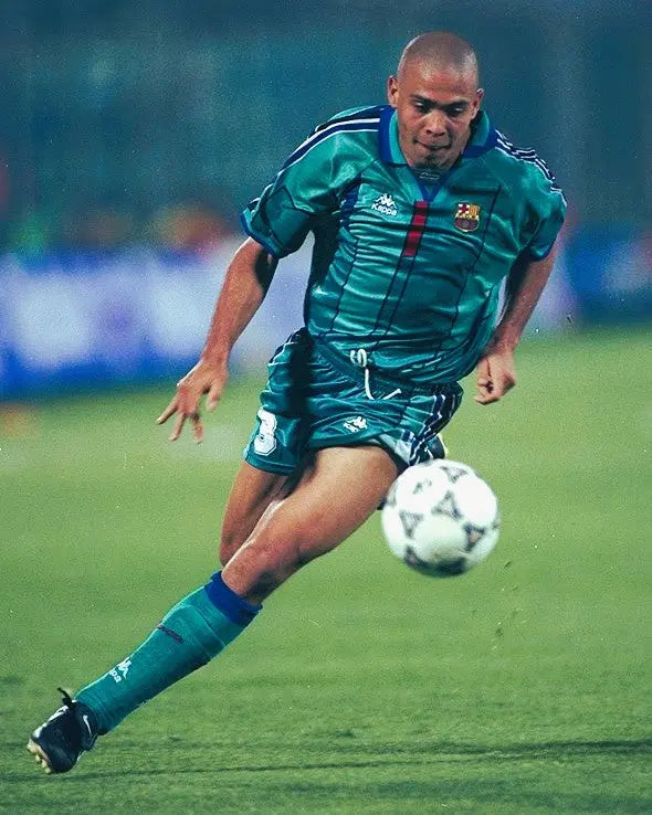 RONALDO 1996-97 (Bar) World Football Stadium