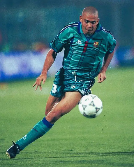 RONALDO 1996-97 (Bar) World Football Stadium