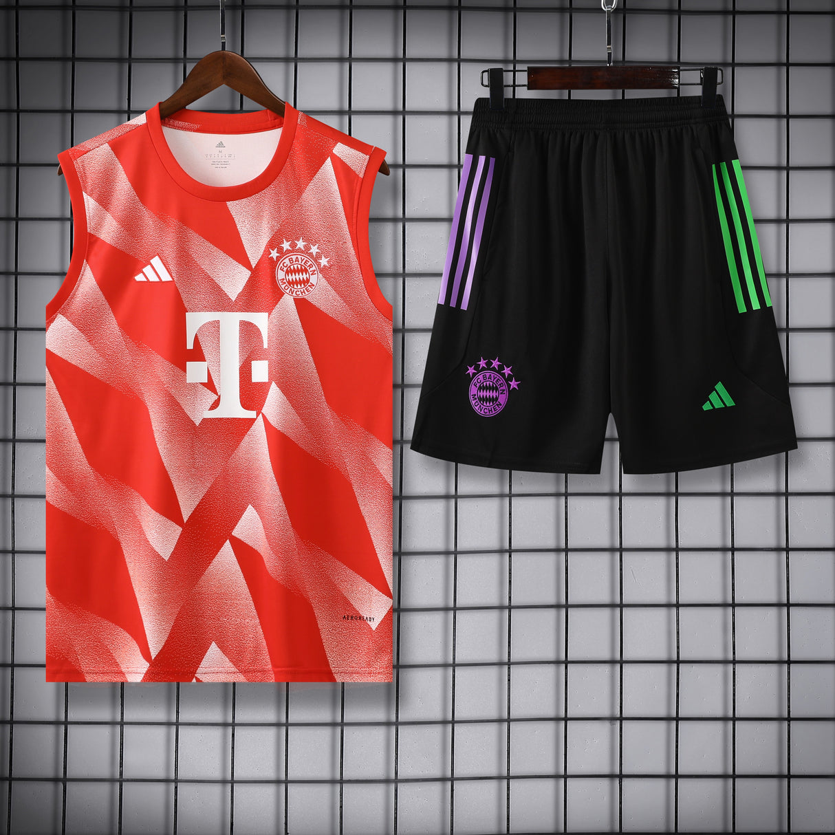 DÉBARDEUR + SHORT BAYERN MONACO