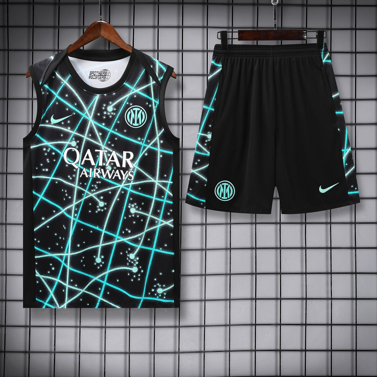 DÉBARDEUR + SHORT INTER