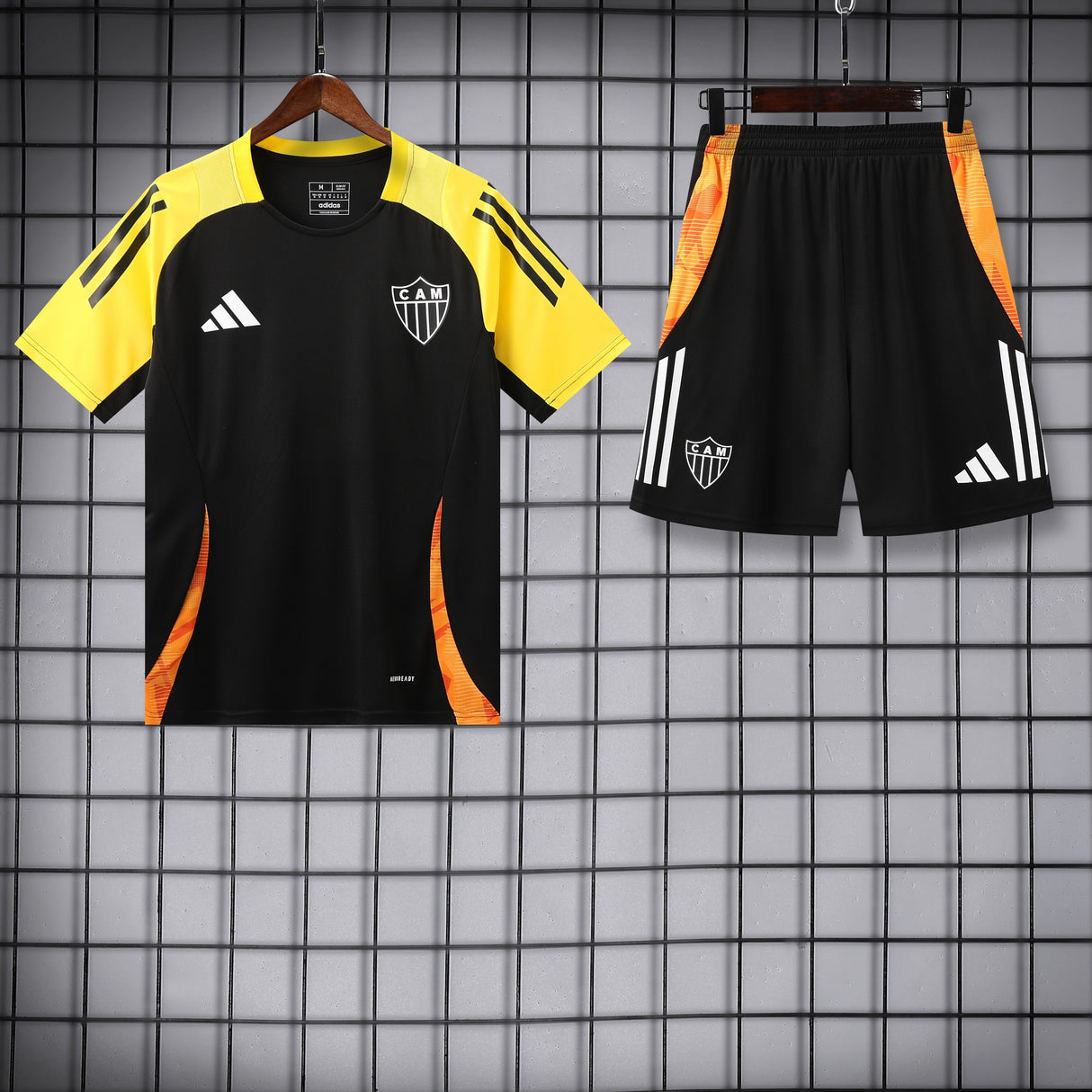 MAILLOT + SHORT REAL MADRID